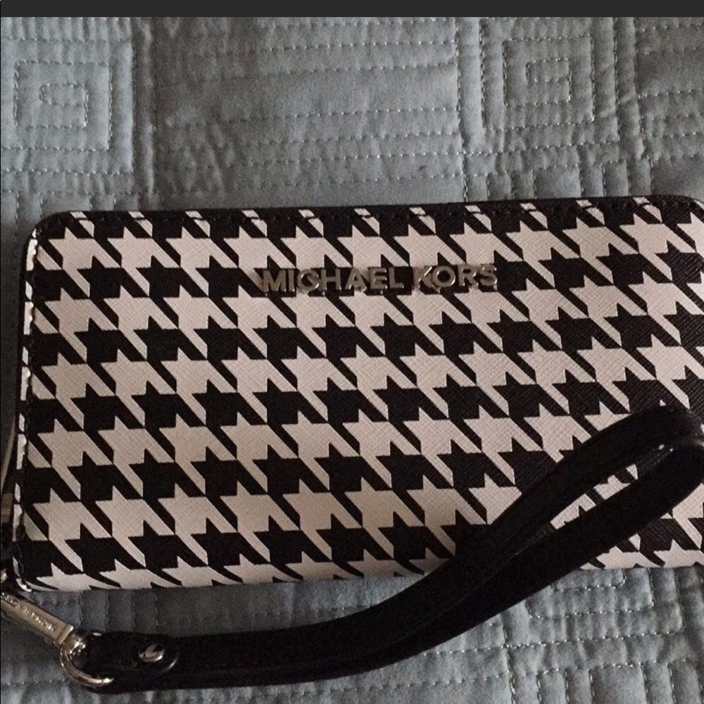 Michael Kors Wallet.